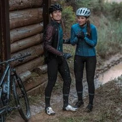 Veste De Pluie Gobik Pluvia True Black Unisex 2023 -Vélos Urbains Elegant Magasin chaqueta ligera impermeable pluvia true black cold season 22 gobik 7 700x 700x700 7