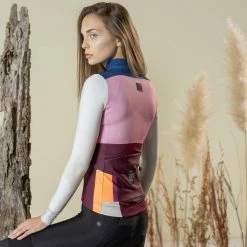 Maillot Manche Longue Gobik Cobble Dahlia Femme 2023 -Vélos Urbains Elegant Magasin maillot mujer cobble dahlia cold 2023 gobik 4 700x700 7