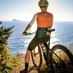 Maillot Manches Courtes Gobik Attitude 2.0 Apricot Unisex -Vélos Urbains Elegant Magasin maillot unisex attitude apricot gobik warm series22 3 700x700 4