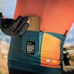 Maillot Manches Courtes Gobik Attitude 2.0 Apricot Unisex -Vélos Urbains Elegant Magasin maillot unisex attitude apricot gobik warm series22 5 700x700 4