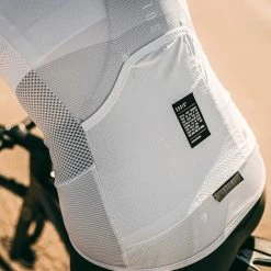 Maillot Manches Courtes Gobik Carrera 2.0 Moon Unisex 48 Maillot Manches Courtes Gobik Carrera 2.0 Moon Unisex -Vélos Urbains Elegant Magasin maillot unisex carrera moon gobik warm series22 4 700x700 3