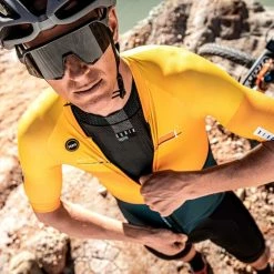 Maillot Manches Courtes Gobik Cx Pro Saffron Unisex 83 Maillot Manches Courtes Gobik Cx Pro Saffron Unisex -Vélos Urbains Elegant Magasin maillot unisex cxpro saffron gobik warm series22 4 700x700 8